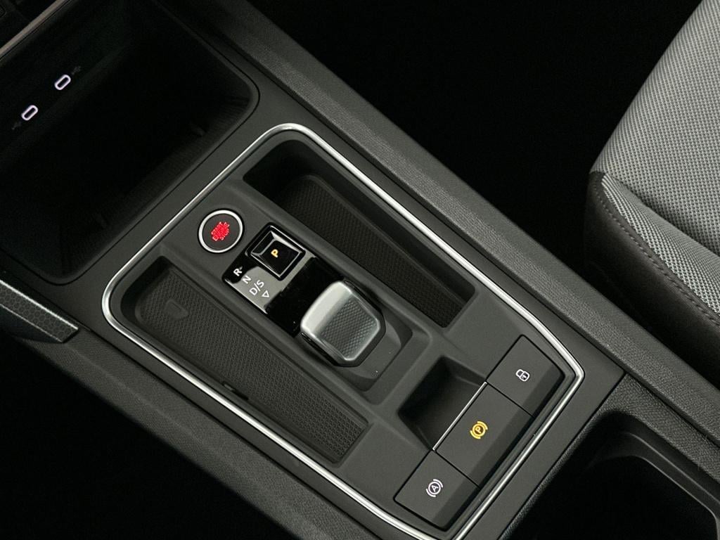 Seat Leon style business intense 1.5 tsi ehybrid 150 kw / 20