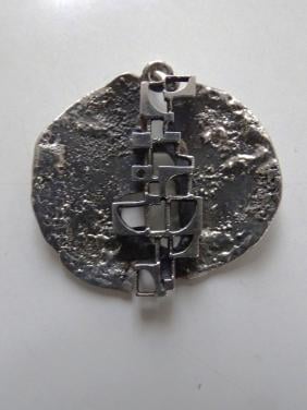 Brutalistische Hanger handgemaakt studio-ontwerp