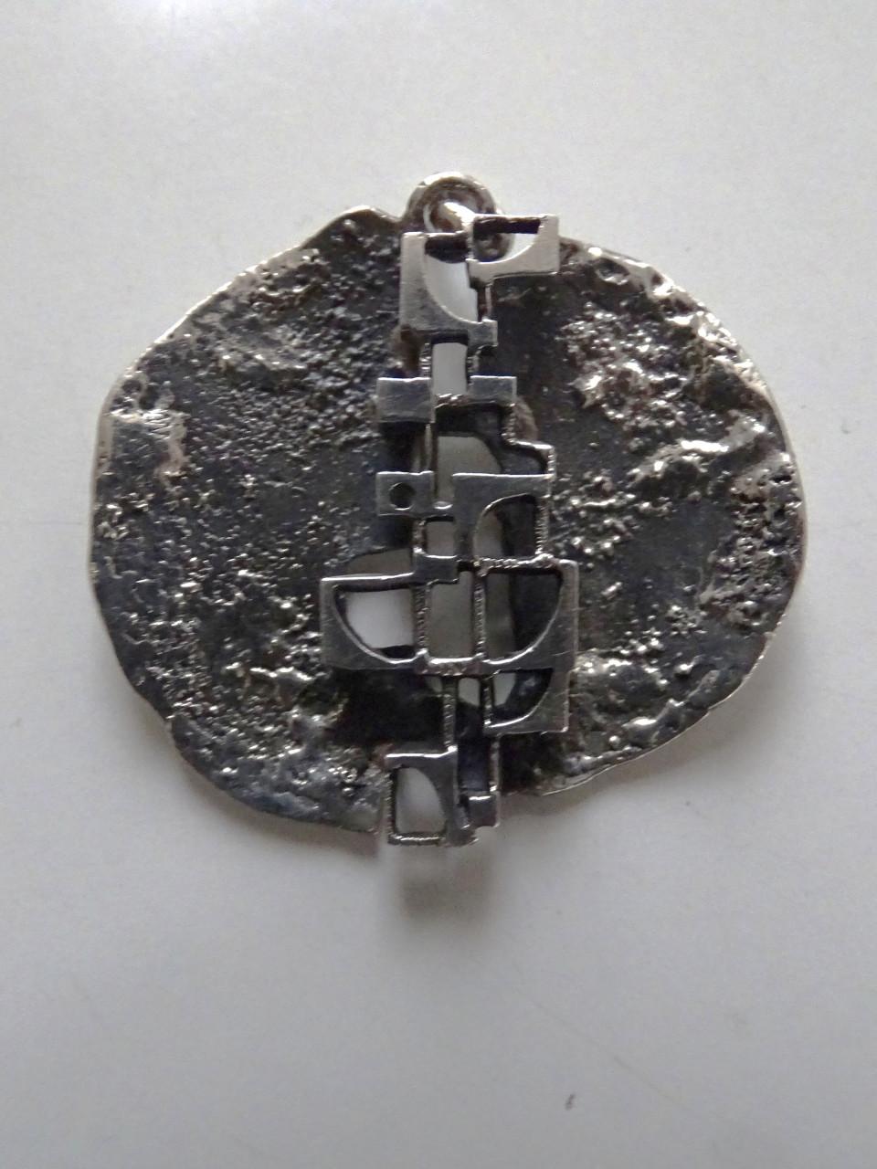 Brutalistische Hanger handgemaakt studio-ontwerp