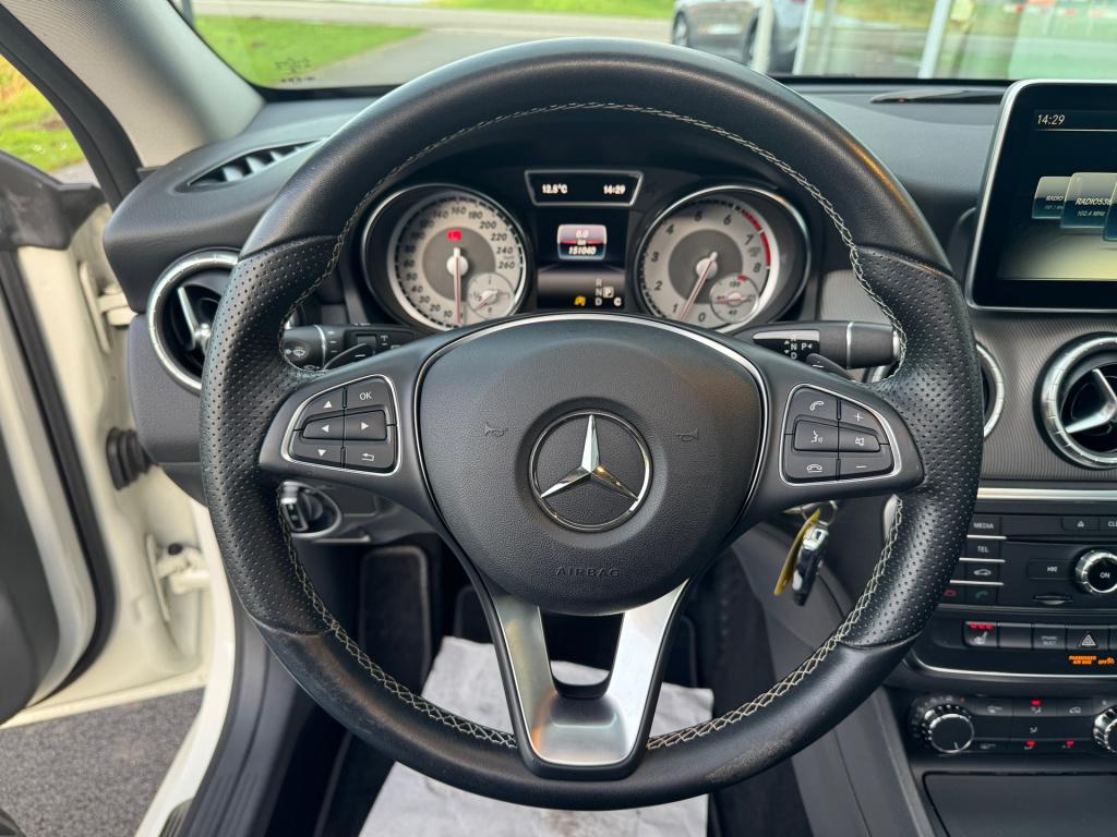 Mercedes-Benz Cla shooting brake 180 urban night-pakket automaat , panorama