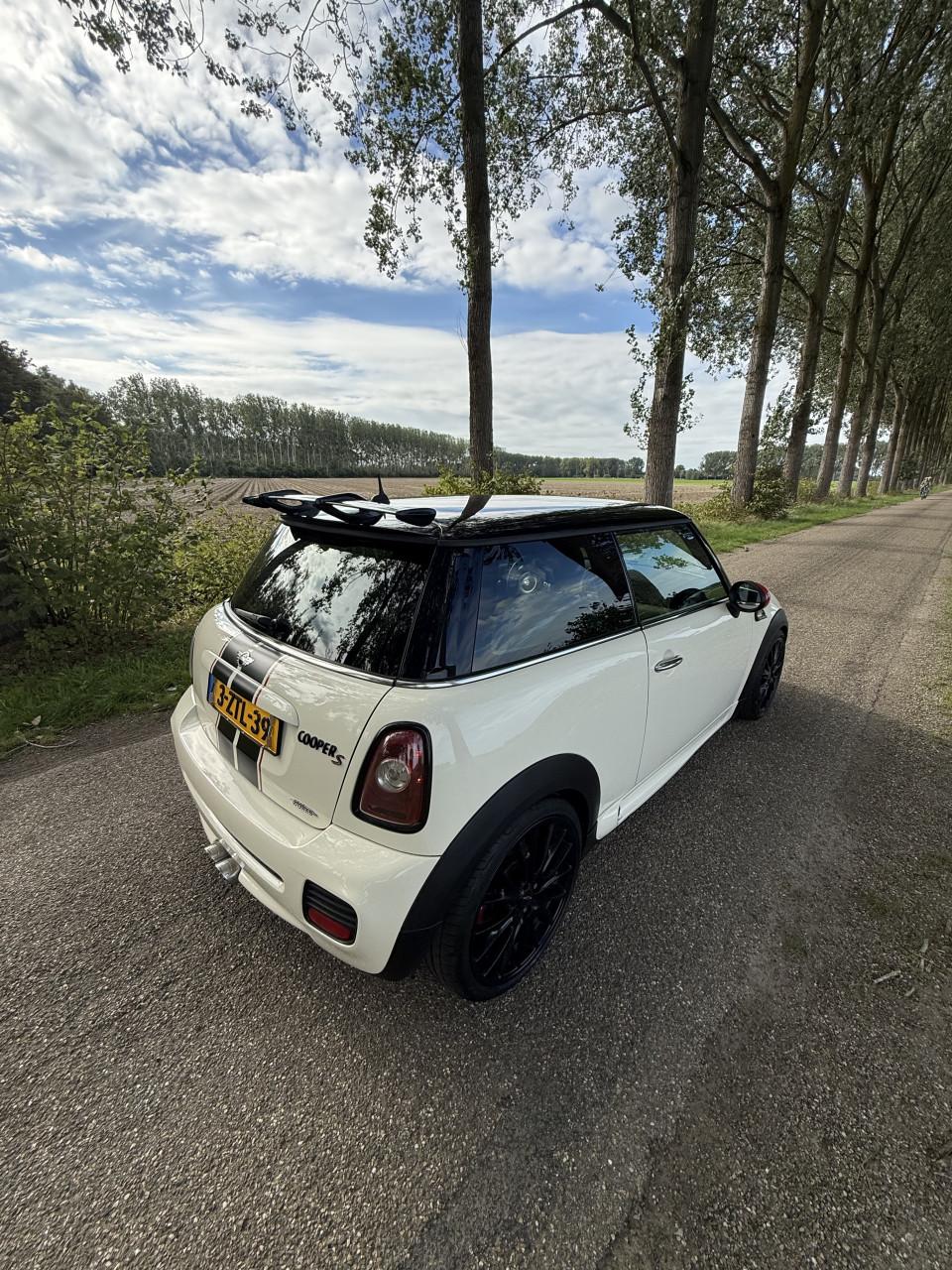 Mini Cooper S John Cooper Works | 2008 | 168.912 km | Hybrid turbo