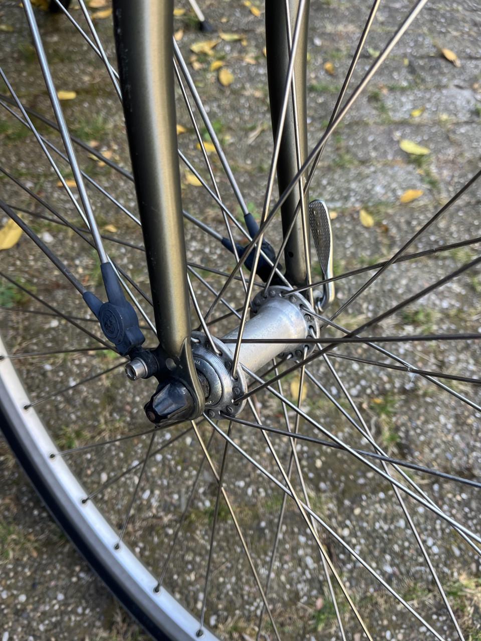 Herenfiets Sportfiets Sparta Marathon 21 versn. Velgrem, verlichting.