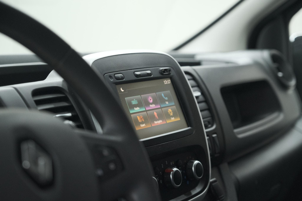 Renault Trafic 2.0 dci 120 t27 l1h1 work edition | trekhaak | apple carplay