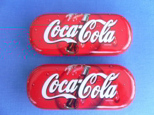 2 COCA COLA BRILLEN KOKERS