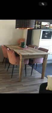 Eetkamertafel