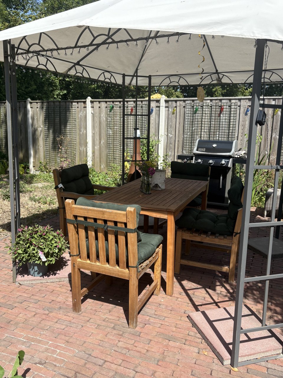 4 teakhouten tuinstoelen met kussens