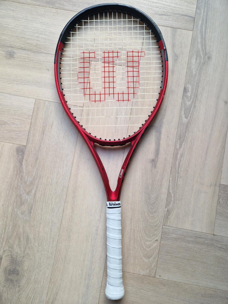 Wilson Tennisracket Clash 100UL V2 - 265 Gram OF L 280 gram!