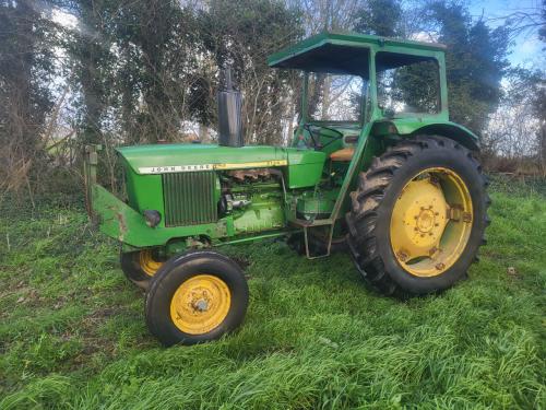 John Deere 2130