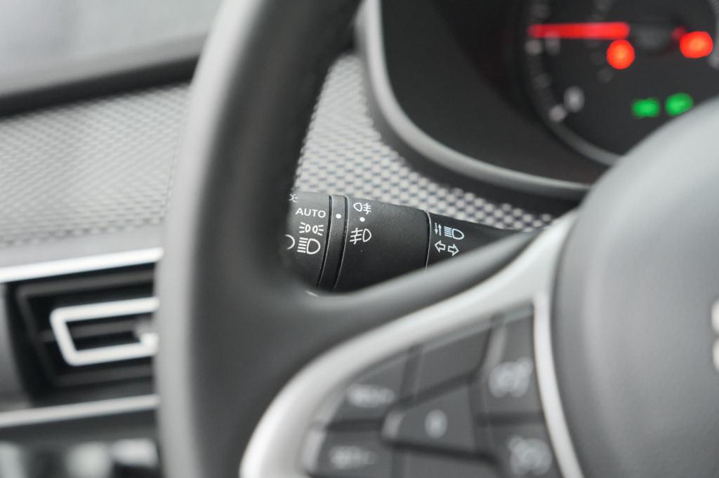 Dacia Sandero tce 90 cvt expression | parkeersensoren | apple carplay | cru