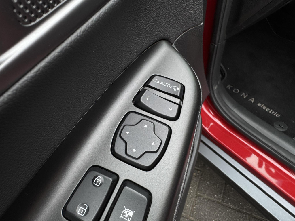 Hyundai Kona ev premium 64 kwh 3-fase lader | navigatie | stoelventilatie +