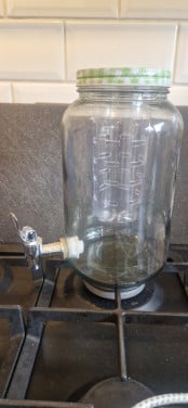 WIE KAN ER EEN SAP DISPENSOR GEBRUIKEN???