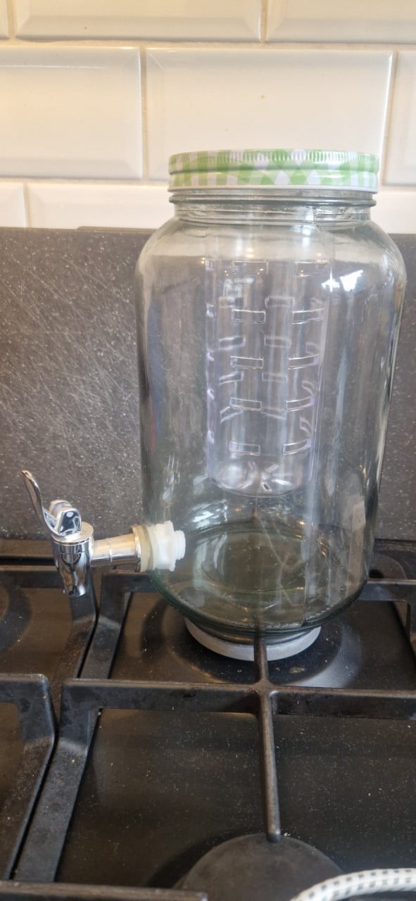 WIE KAN ER EEN SAP DISPENSOR GEBRUIKEN???