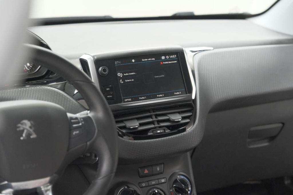 Peugeot 208 puretech 82 signature | parkeersensoren | apple carplay | navig