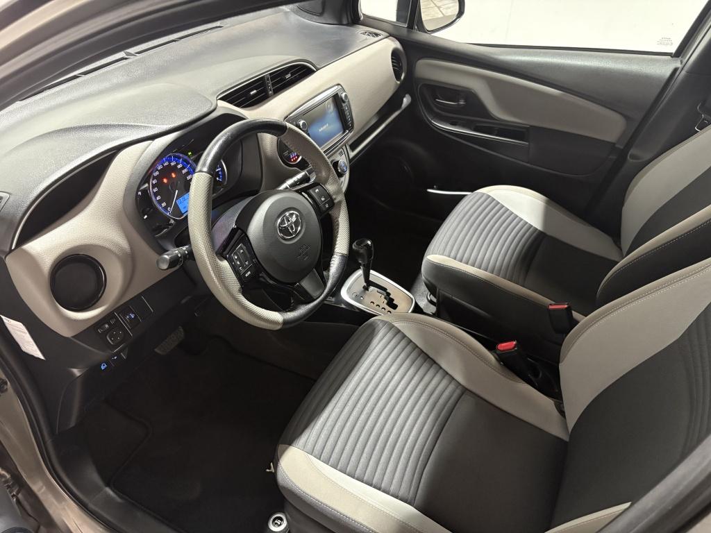 Toyota Yaris 1.5 hybrid dynamic bi-tone | camera | navi |