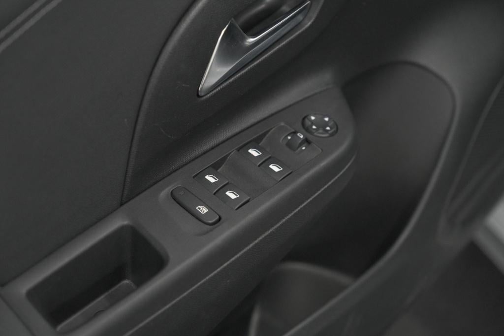 Opel Corsa turbo 100 level 3 | stoelverwarming | navigatie | parkeersensore