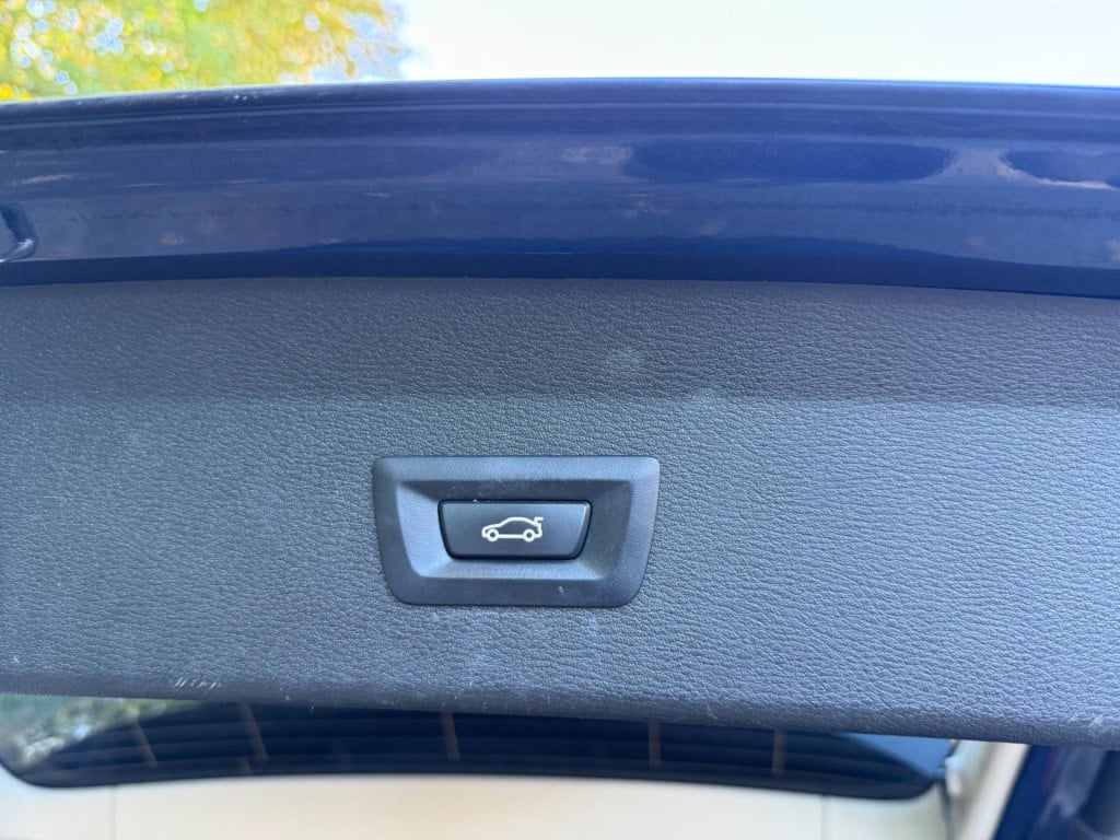 BMW X1 sdrive18i high executive nl auto, leder, hud, led, el koffer