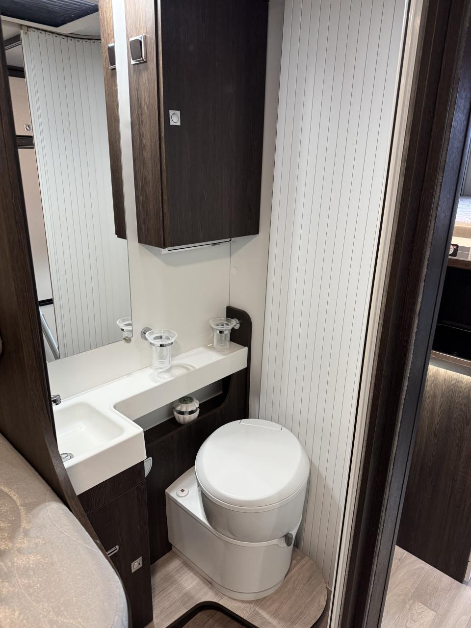 Camper te koop, Benimar 170pk automaat