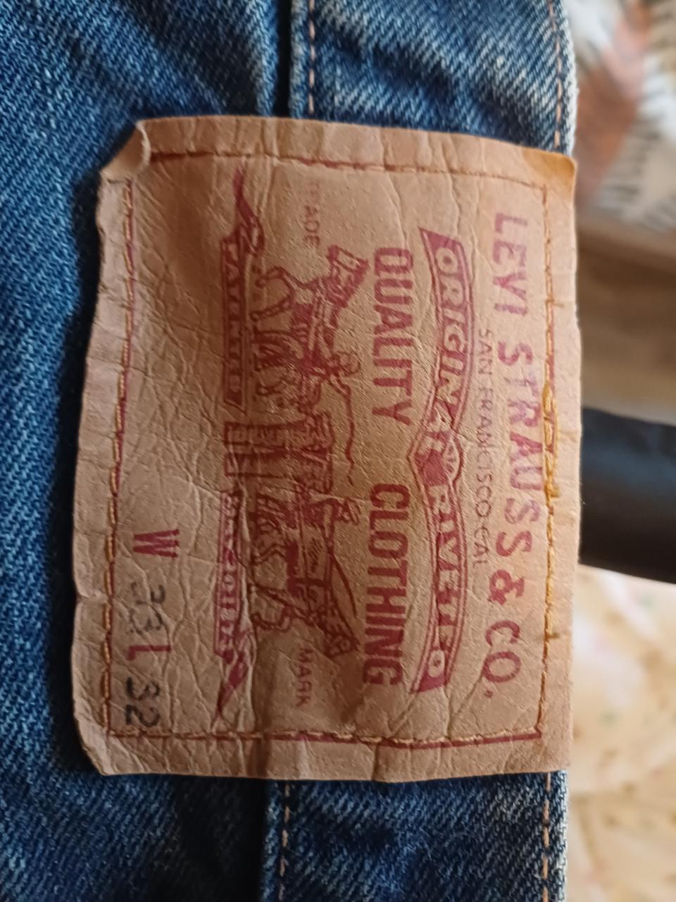 Te koop spijkerbroek Levi Strauss maat 33/32
