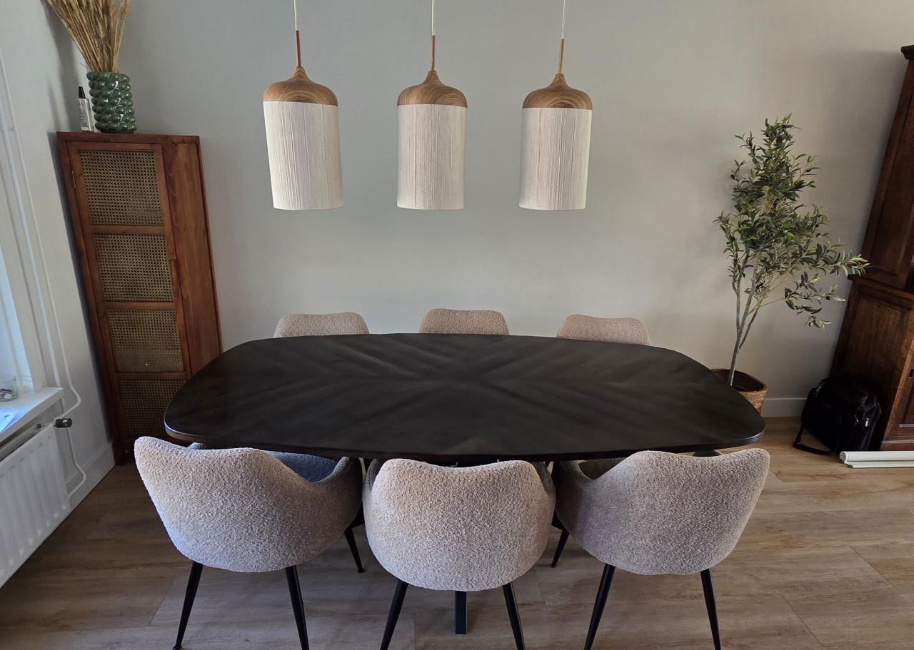 Eettafel, ovaal met visgraat blad