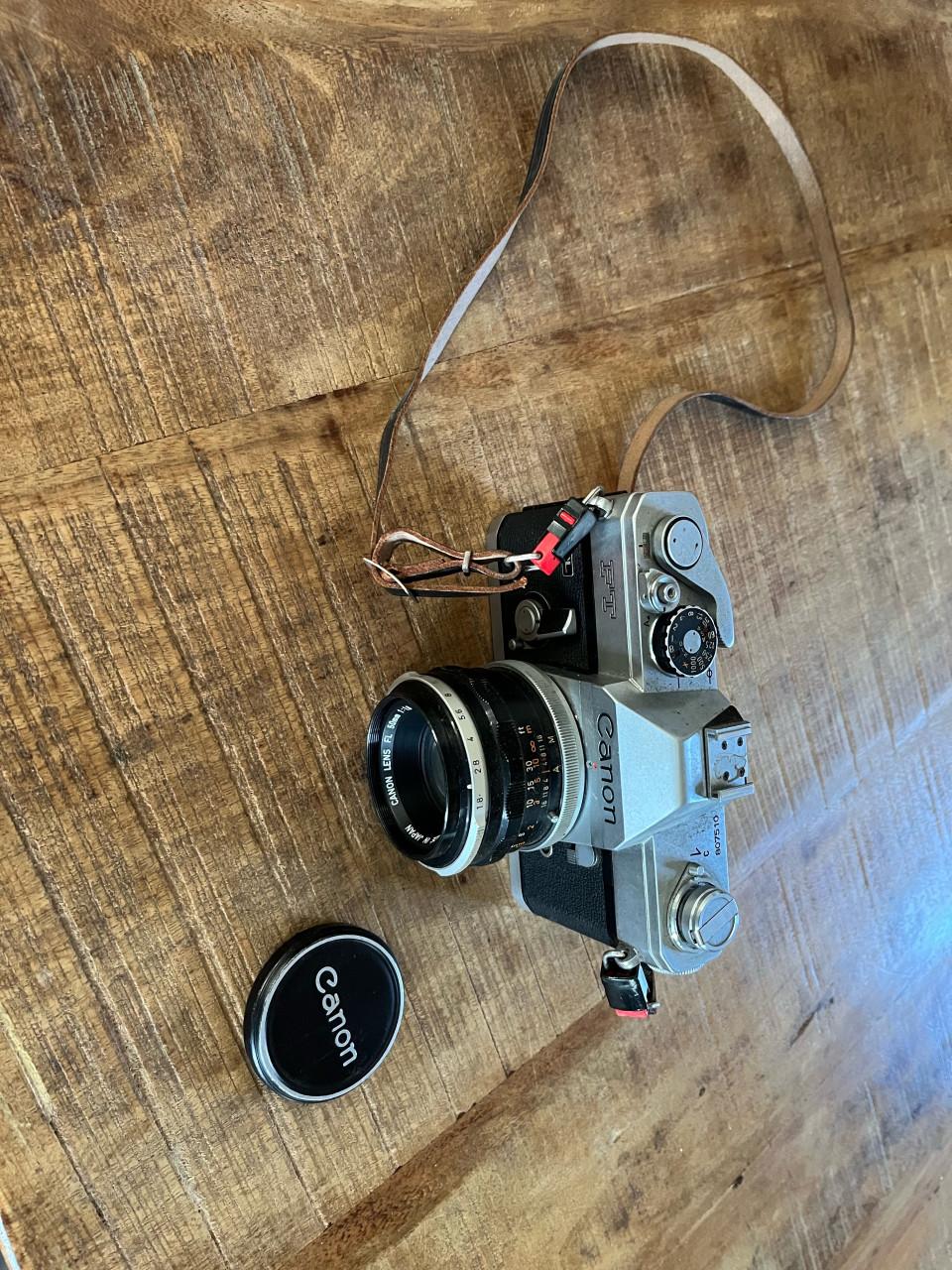 VINTAGE Canon FT QL SLR camera