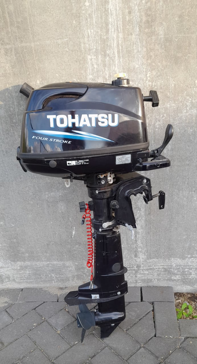 Tohatsu buitenboordmotor.