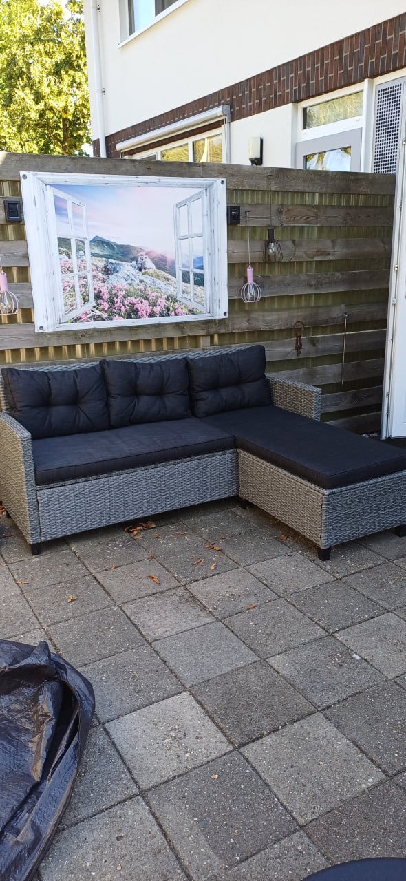 Lounge bank