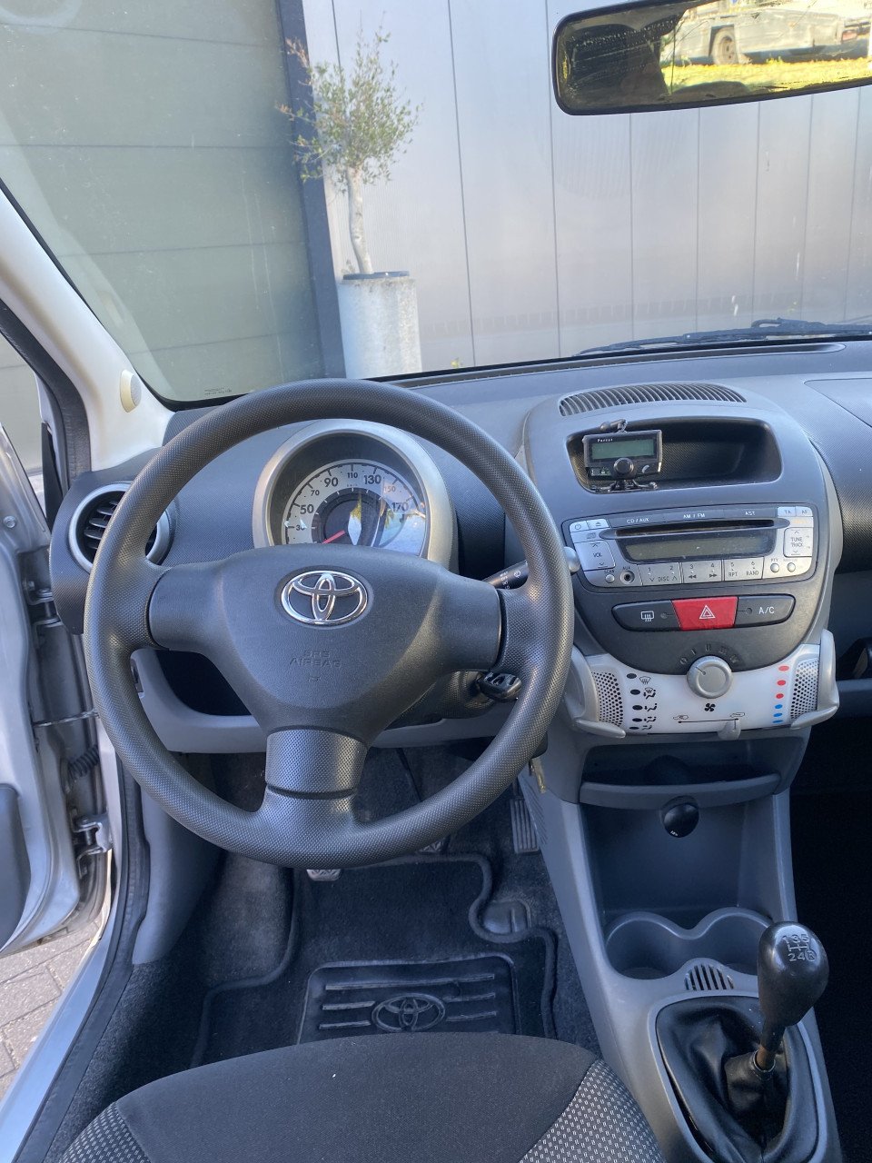 Toyota Aygo 1.0 12V Vvt-i 5DRS 2009 Grijs | NAP
