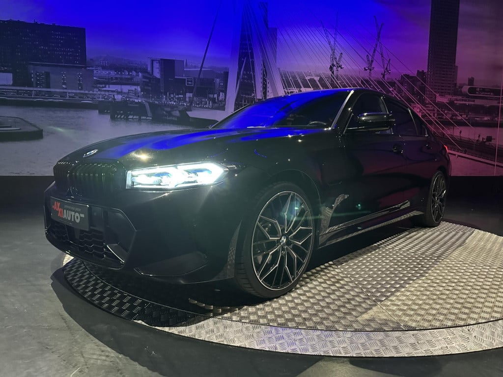 BMW 3-serie 330e m-sport *schuifdak*acc*harmankardon*