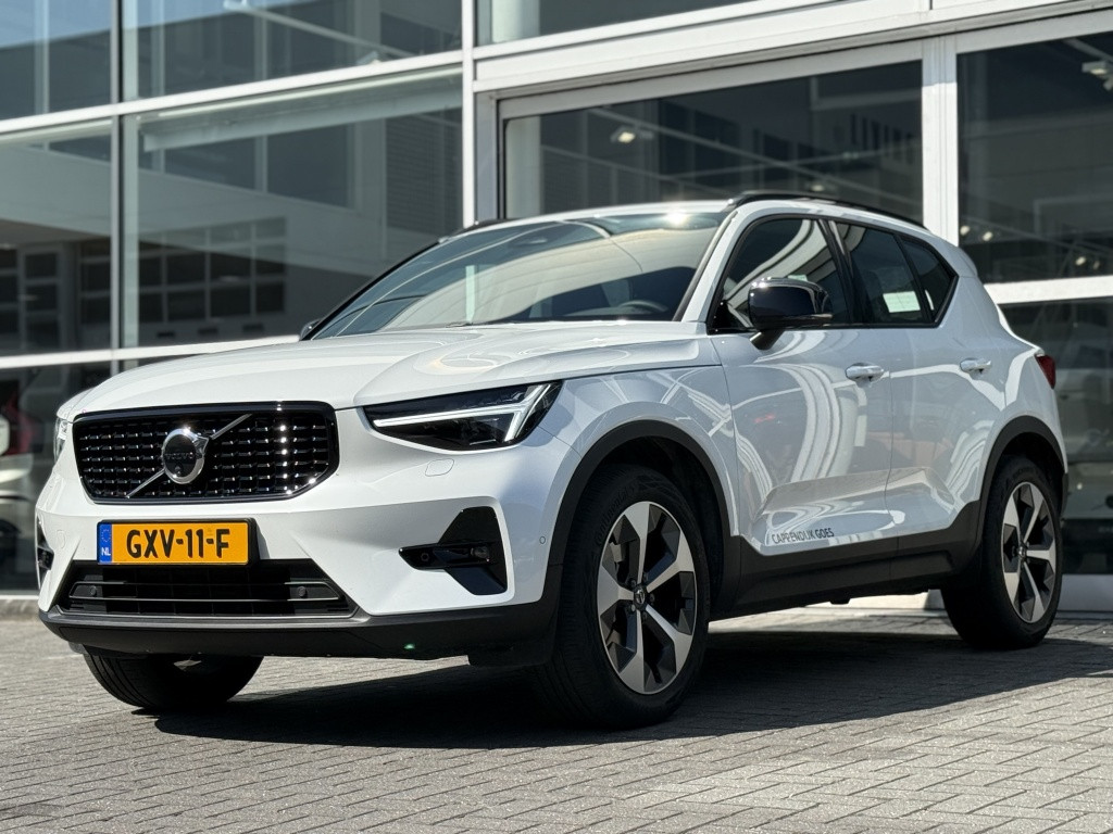 Volvo XC40 b4 197pk plus dark| 360camera| adap.cruise| elek.stoelen
