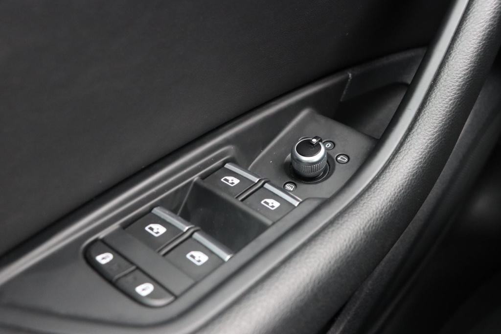 Audi A4 avant 35 tfsi s-line edition competition 150pk s-tronic