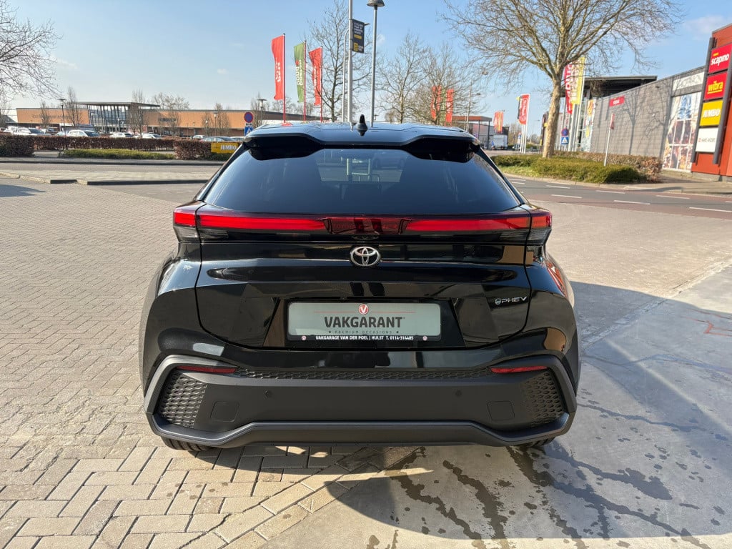Toyota C-hr 2.0 plug-in hybrid 220 dynamic