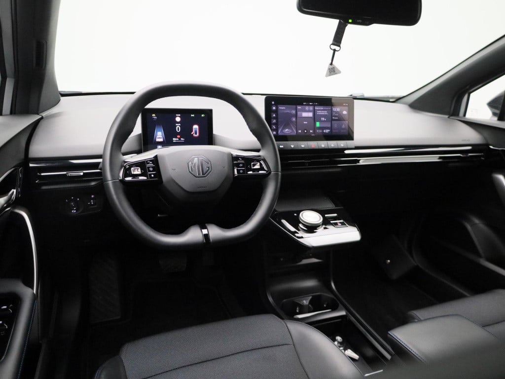 MG Mg4 64 kwh luxury | apple/carplay | camera | parkeersensoren | electrisc