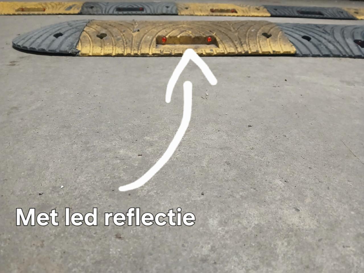 2 Verkeersdrempels van 3meter lengte.