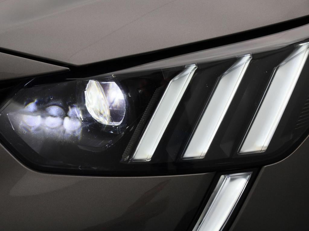 Peugeot 208 1.2 puretech 100 gt line | panoramadak | half-leder | navigatie