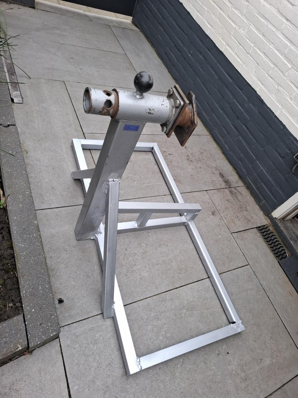 Schragen, motorsteun, fische reader, dames motorbroek enz