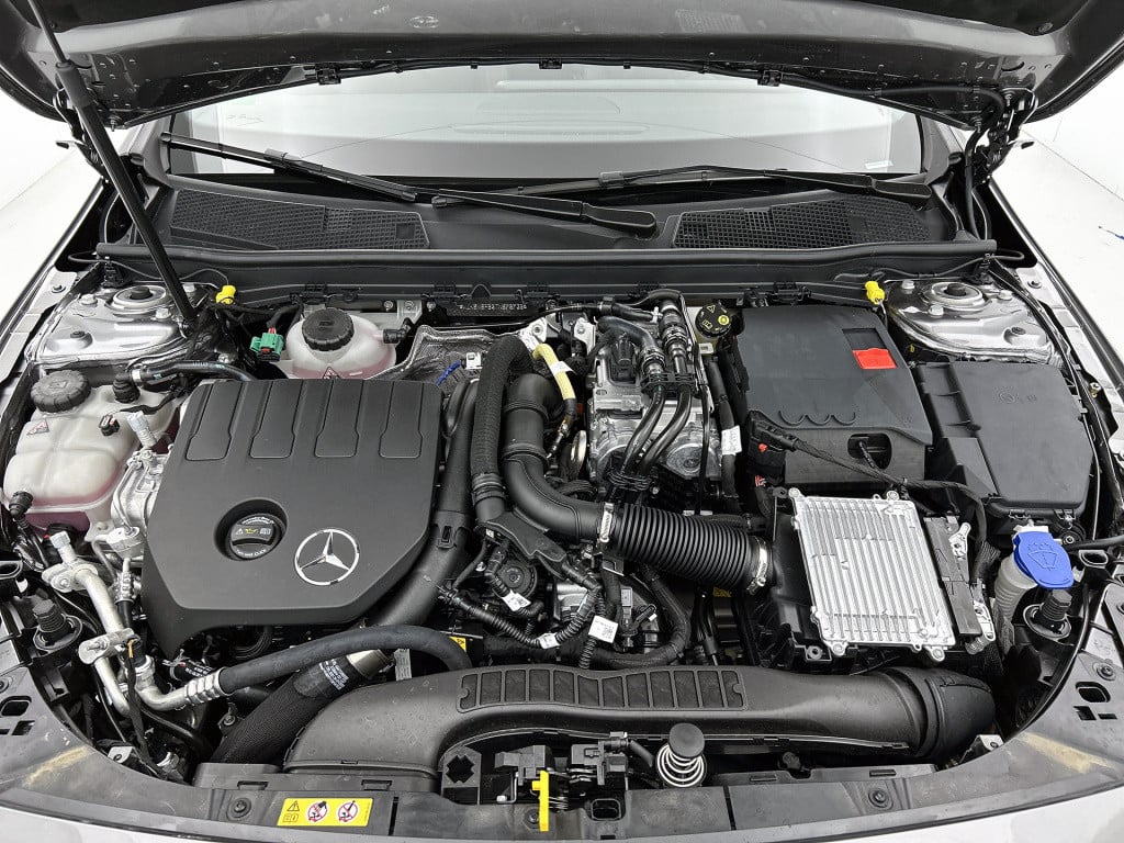 Mercedes-Benz Cla shooting brake 250 e business solution amg | trekhaak | n