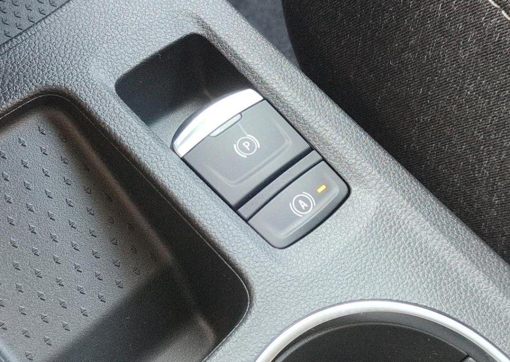 Renault Captur 1.8 e-tech full hybrid 160 techno - pack winter