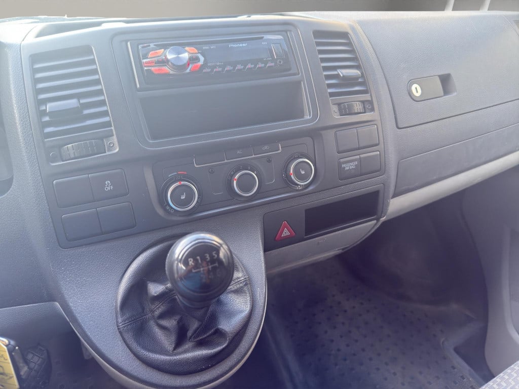 Volkswagen Transporter 2.0 tdi l2h1 airco 140pk stoelverwarming 3 zits