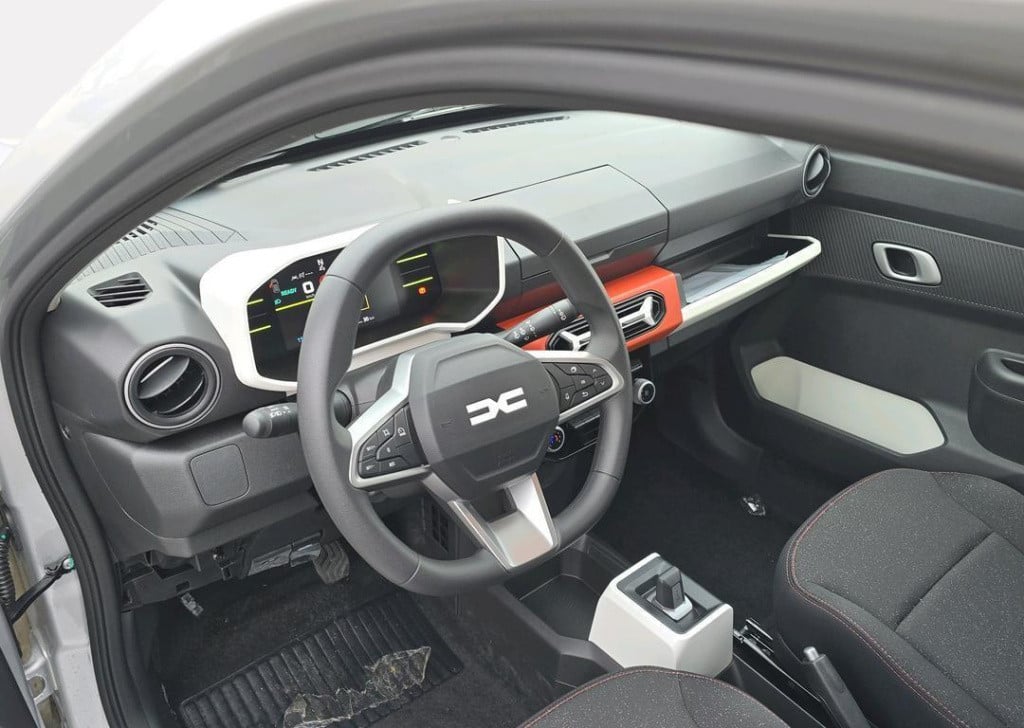 Dacia Spring expression 65 - dc lader 30 kwh