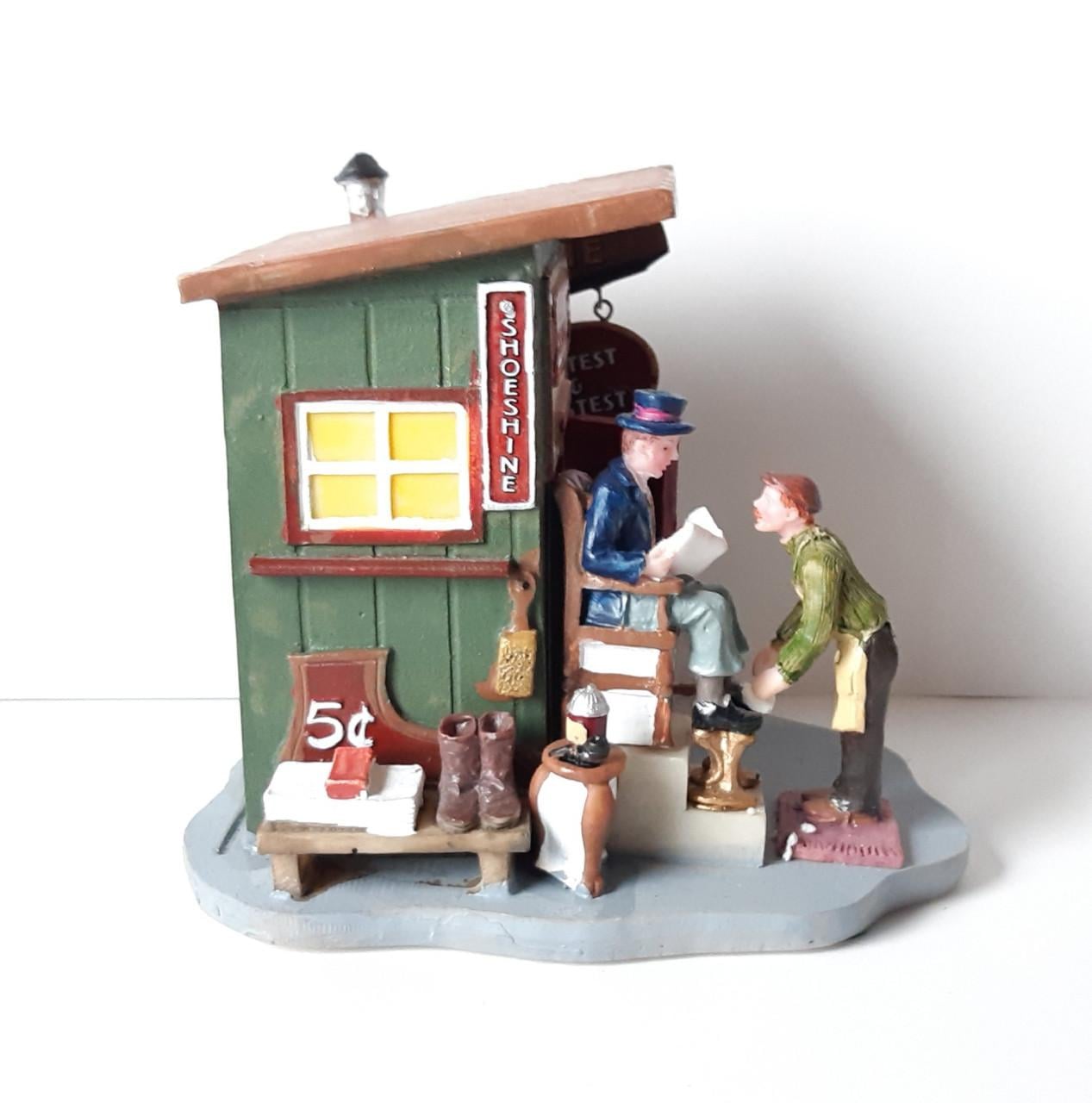 Lemaxdecoratie schoenpoets winkel: Willie’s Shineshack, kersthuisje.