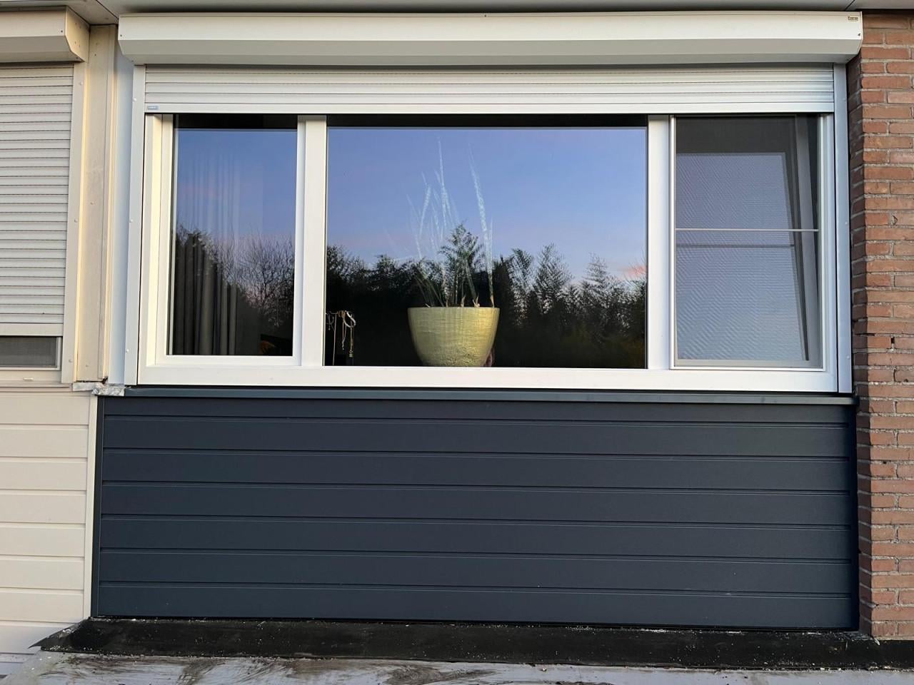 Keralit sponningdeel 143mm Antraciet (RAL 7016) – Classic houtnerf