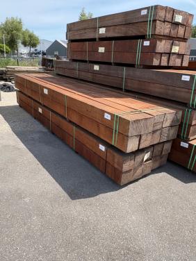 Ware hardhouten palen 200x200 mm | Tot 6 meter