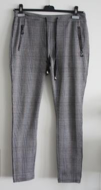 Broek met ruitjes en ritszakken maat s