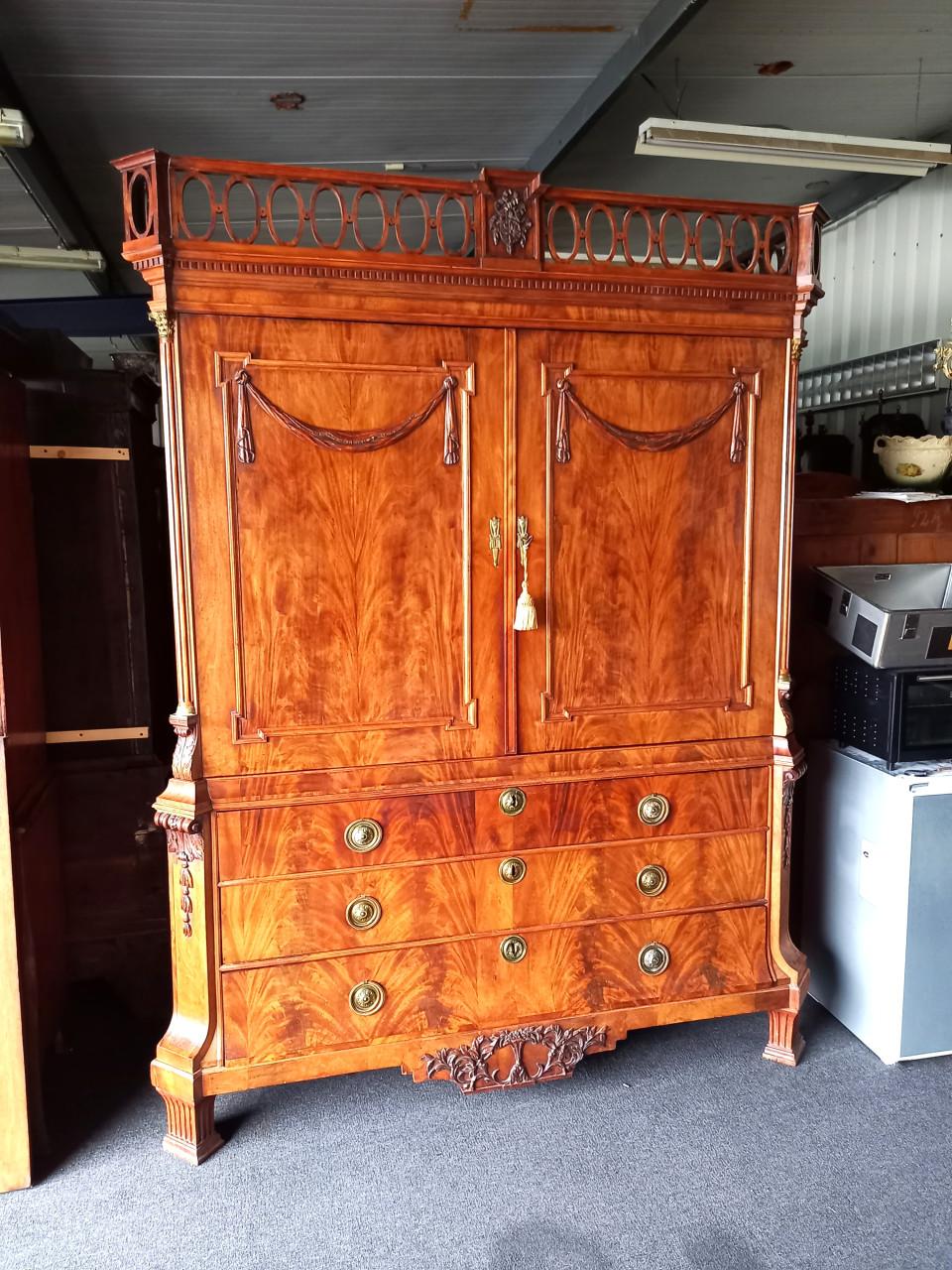 Antieke mooie gave meubels te koop