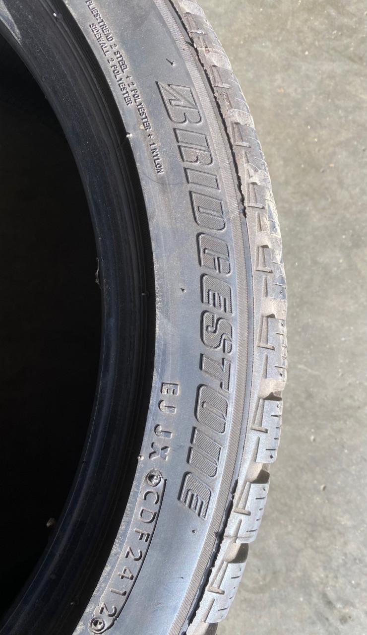 2 Banden 245-40-18 Bridgestone   97V