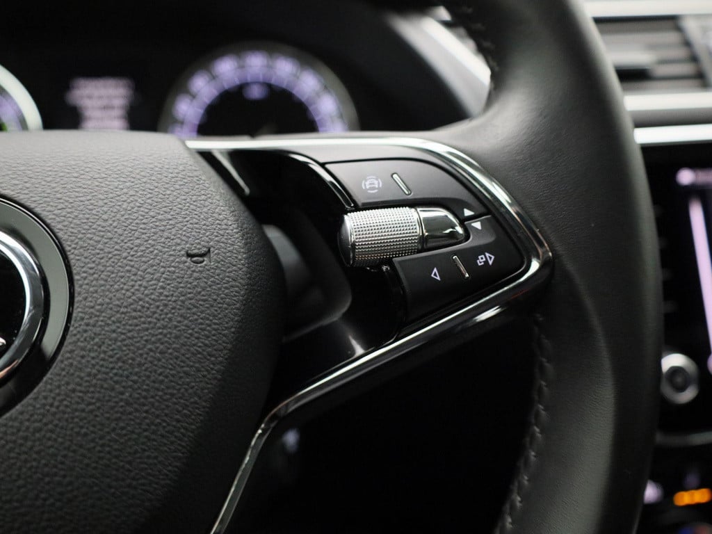 Skoda Superb combi 1.4 tsi iv business edition | automaat | navigatie | cam