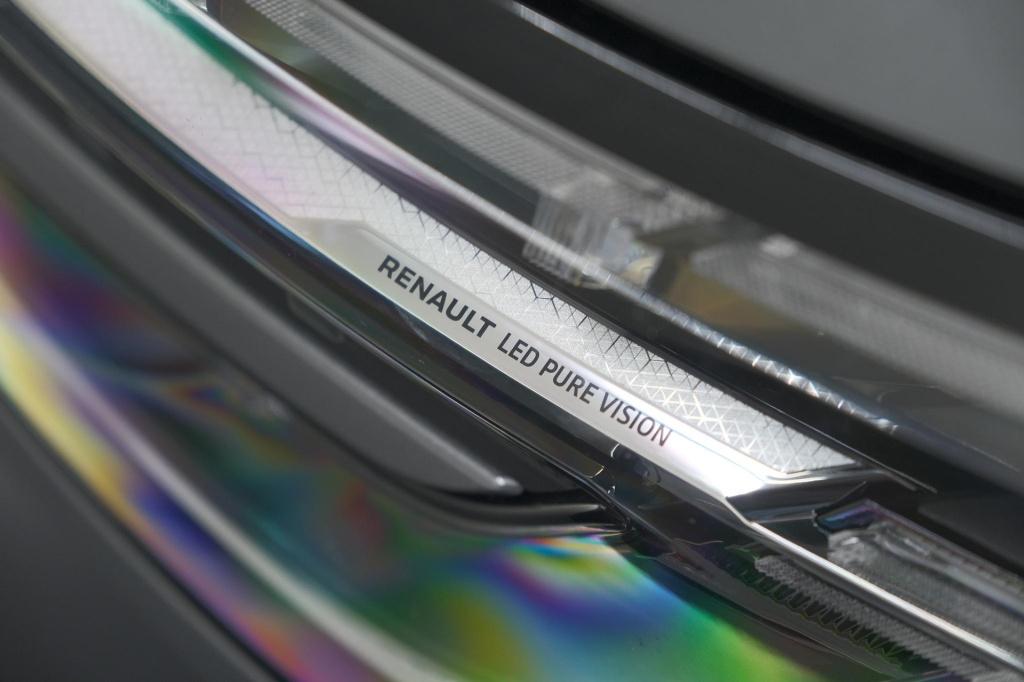 Renault Austral 1.2 e-tech full hybrid 200 techno | 360 camera | panoramada