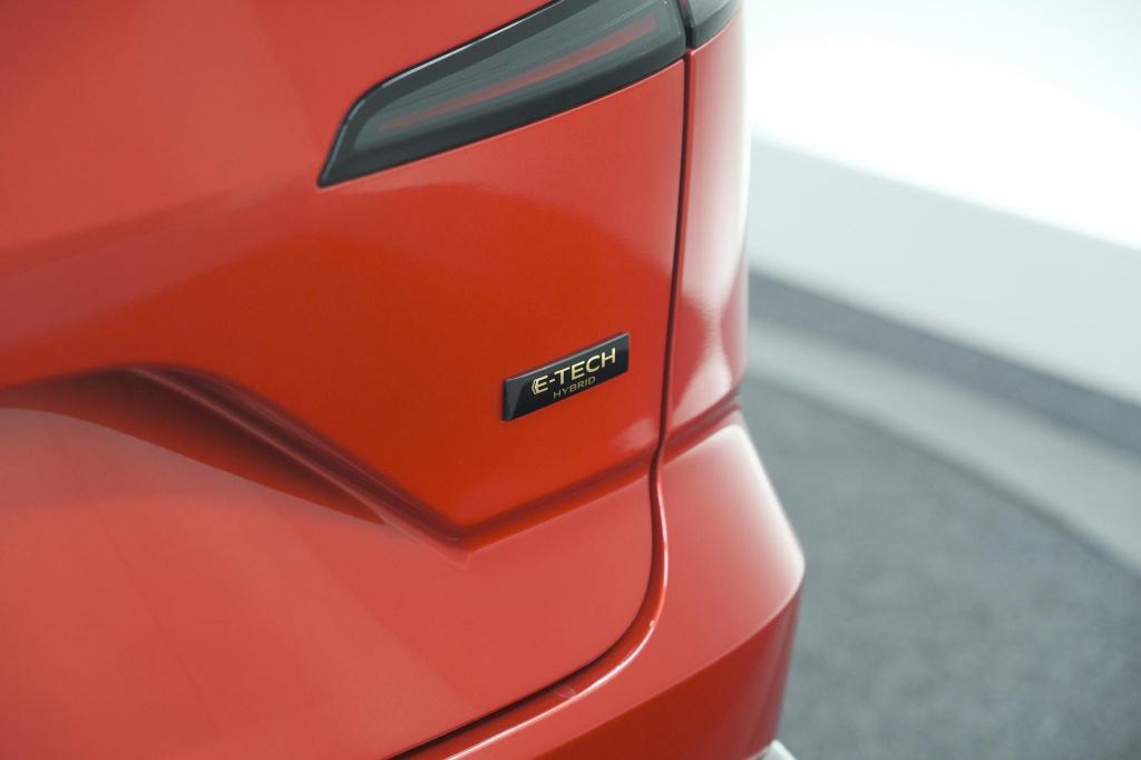 Renault Austral 1.2 e-tech full hybrid 200 techno | 1500 kg trekgewicht | 3