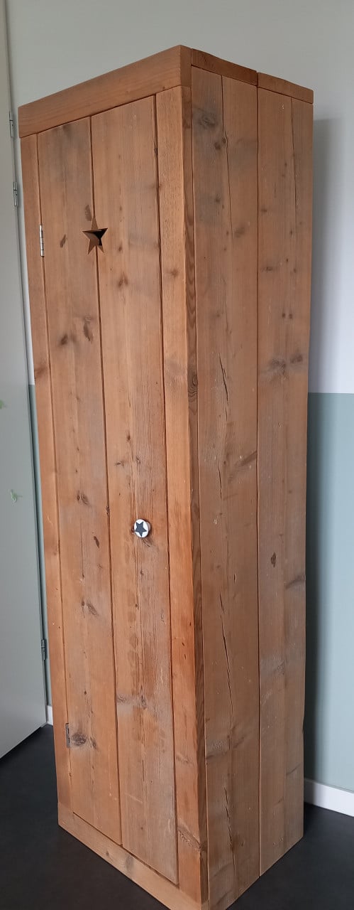 Kledingkast steigerhout