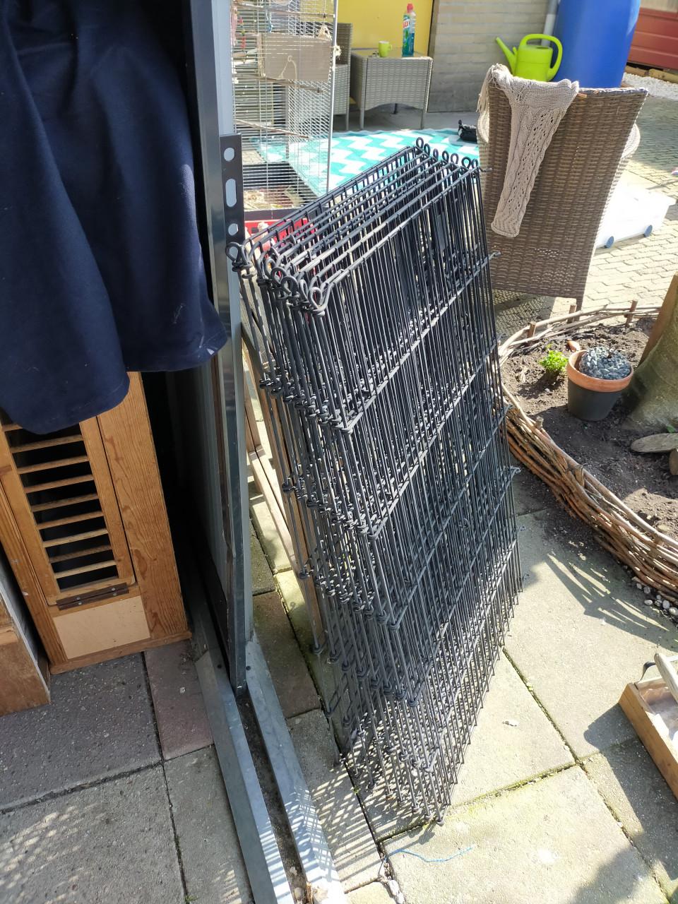 Grote konijnenren tekoop.